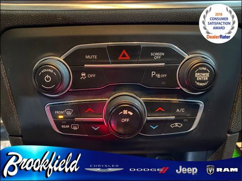 Used 2020 Dodge Charger SXT w/ Leather Interior Group image 23