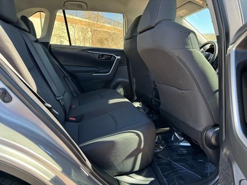 Used 2021 Toyota RAV4 LE image 22