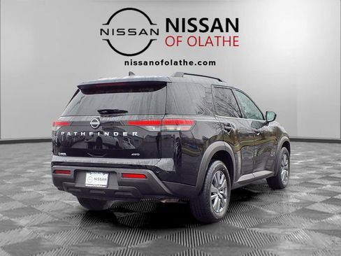 Certified 2025 Nissan Pathfinder SV image 30