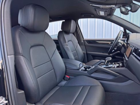 Used 2022 Porsche Cayenne E-Hybrid image 40