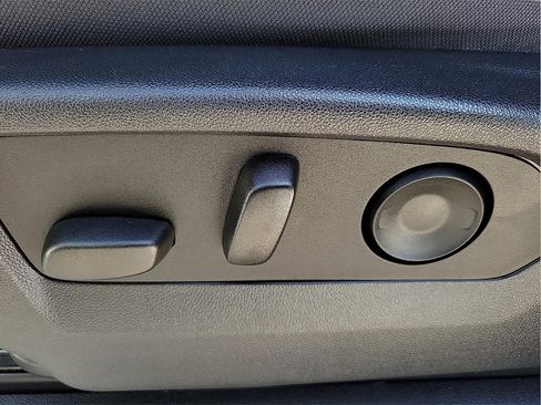 Used 2023 GMC Sierra 1500 SLE image 15