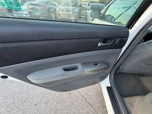 Used 2006 Toyota Prius FWD image 16