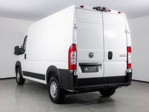 Used 2024 RAM ProMaster 2500 w/ Convenience Group image 8