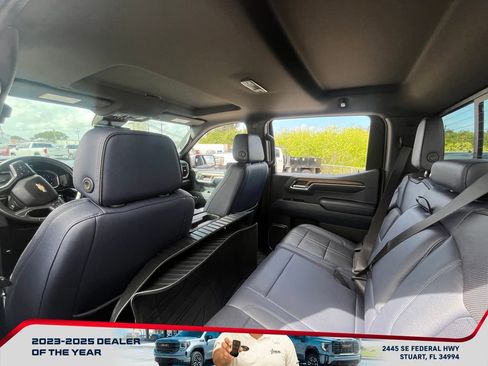 Used 2024 Chevrolet Silverado 1500 High Country w/ High Country Premium Package AWD/4WD image 14