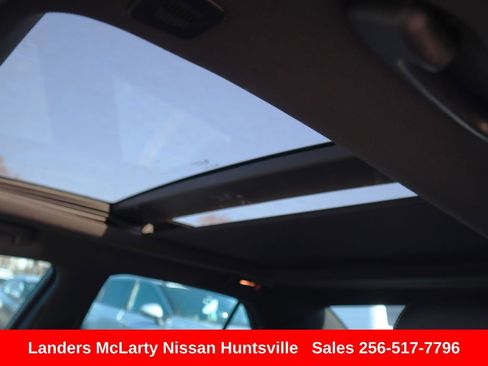 Used 2023 Chrysler 300 S image 17