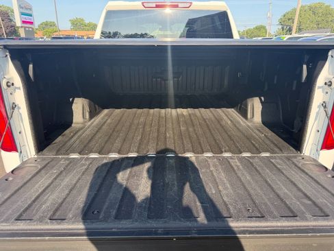 Used 2022 Chevrolet Silverado 1500 LTZ AWD/4WD image 12