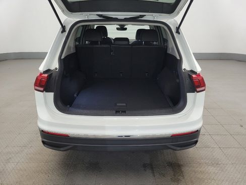 Used 2022 Volkswagen Tiguan SE image 29