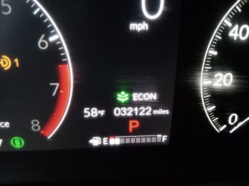 Used 2024 Honda Pilot EX-L image 18