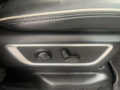 Used 2022 RAM 1500 Laramie AWD/4WD image 18