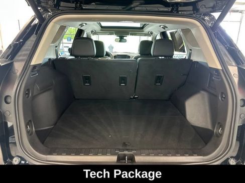 Used 2024 GMC Terrain Denali w/ Denali Premium Package AWD/4WD image 7