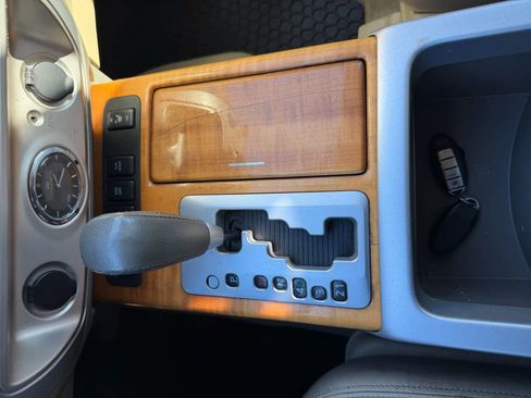 Used 2010 INFINITI QX56 4WD w/ Technology Pkg image 24