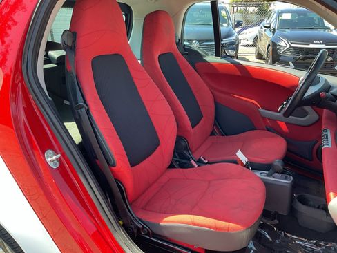Used 2016 smart fortwo electric drive RWD image 15