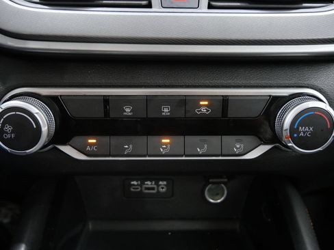 Used 2024 Nissan Altima 2.5 SR FWD image 18