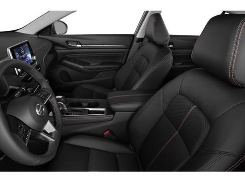 Used 2022 Nissan Altima 2.5 SR w/ Midnight Edition Package FWD image 12