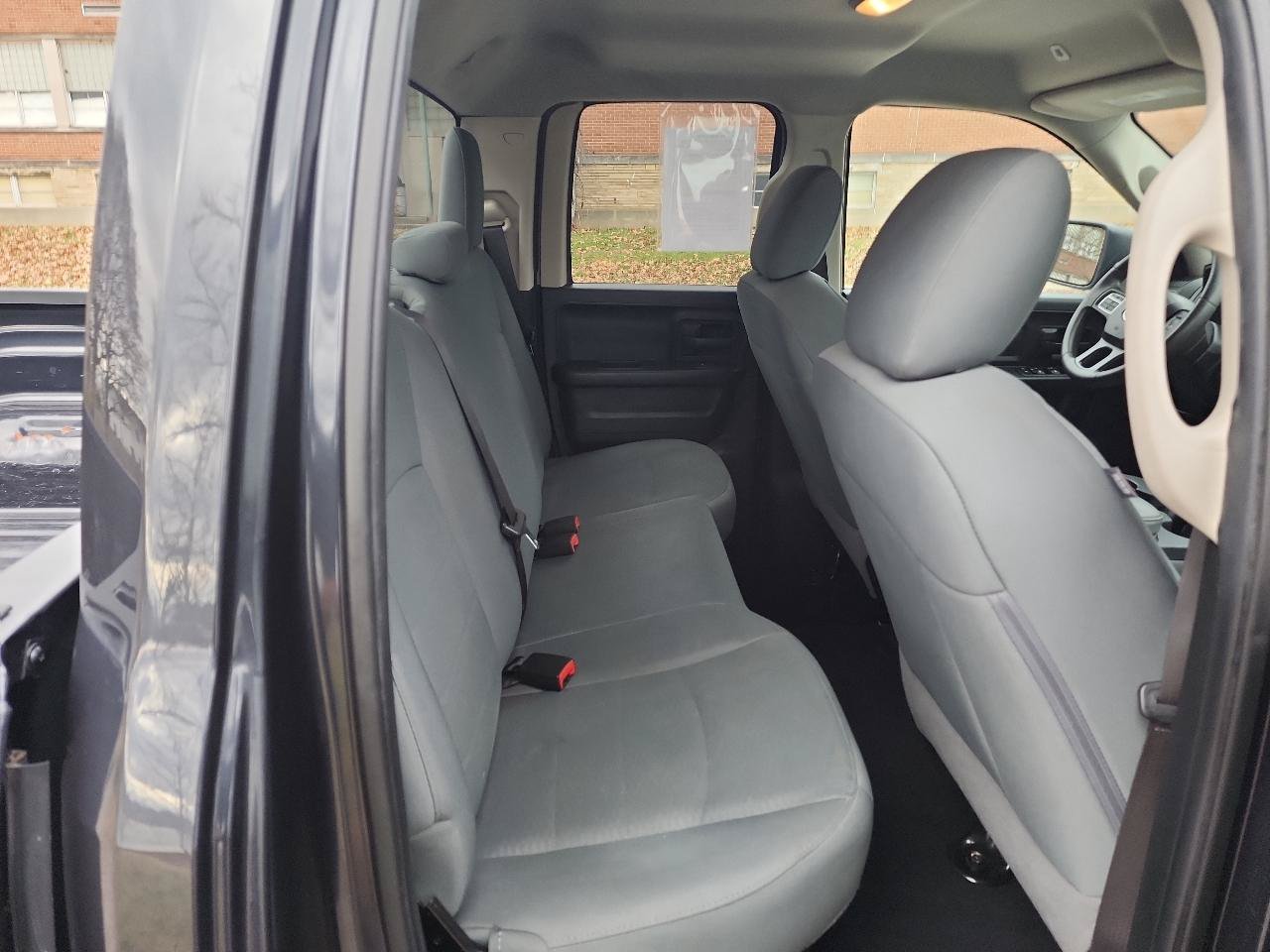 Used 2018 RAM 1500 ST w/ SXT Appearance Group AWD/4WD image 11