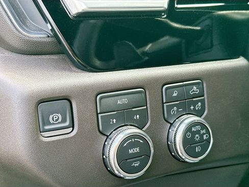 New 2026 GMC Sierra 1500 SLT w/ SLT Convenience Package AWD/4WD image 14