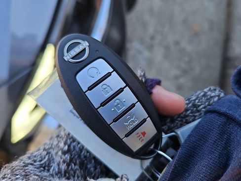 Used 2025 Nissan Altima 2.5 SV image 32