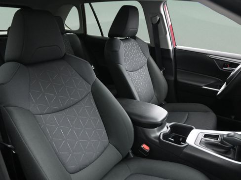 Certified 2025 Toyota RAV4 XLE w/ Convenience Package image 35