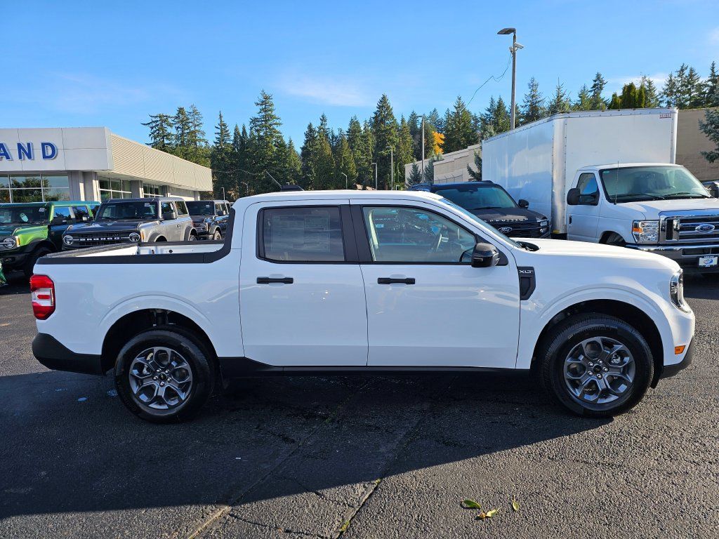 Certified 2025 Ford Maverick XLT w/ XLT Luxury Package AWD/4WD image 8