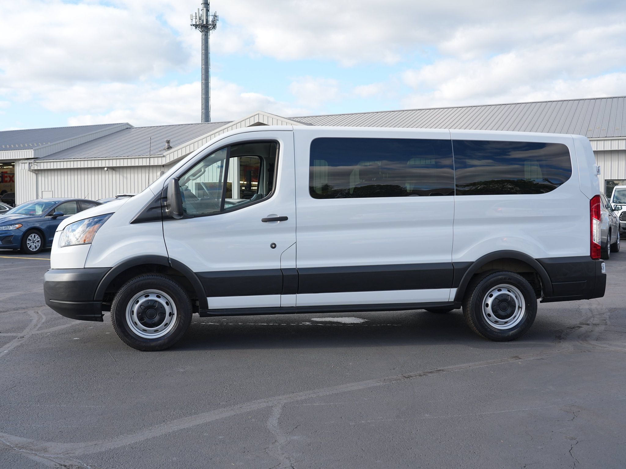 Used 2019 Ford Transit 150 XL RWD image 7