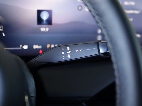 Used 2025 Buick Enclave Preferred image 21