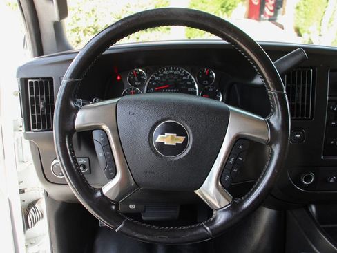 Used 2019 Chevrolet Express 3500 w/ Power Convenience Package image 20