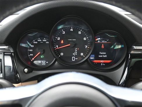 Used 2019 Porsche Macan image 34