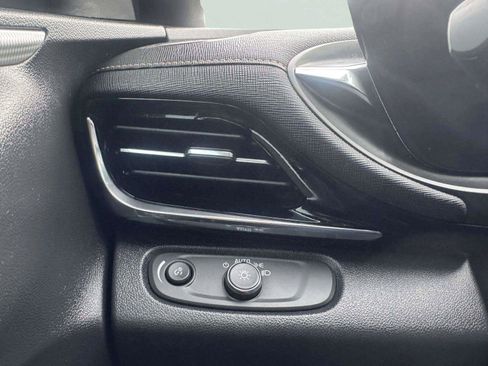 Used 2025 Buick Envista Avenir FWD image 23