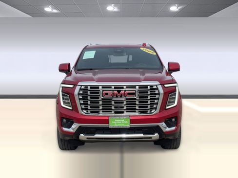 Used 2025 GMC Yukon Denali w/ Sun & Power Step Package image 6