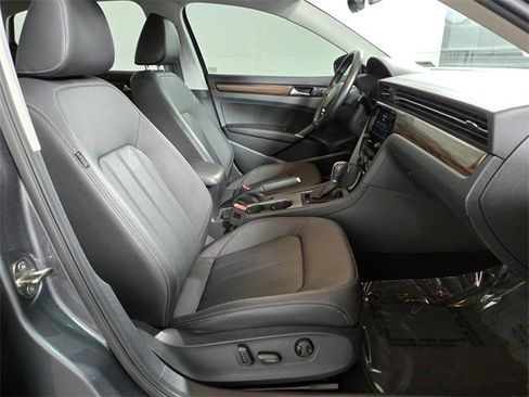Used 2020 Volkswagen Passat 2.0T SEL image 23