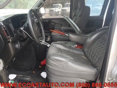 Used 2025 GMC Savana 2500 Extended w/ Driver Convenience Package image 7