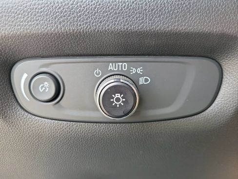 Used 2022 Chevrolet Traverse LT w/ LT Premium Package AWD/4WD image 25