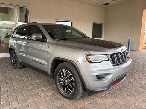 Used 2017 Jeep Grand Cherokee Trailhawk w/ Trailhawk Luxury Group image 7