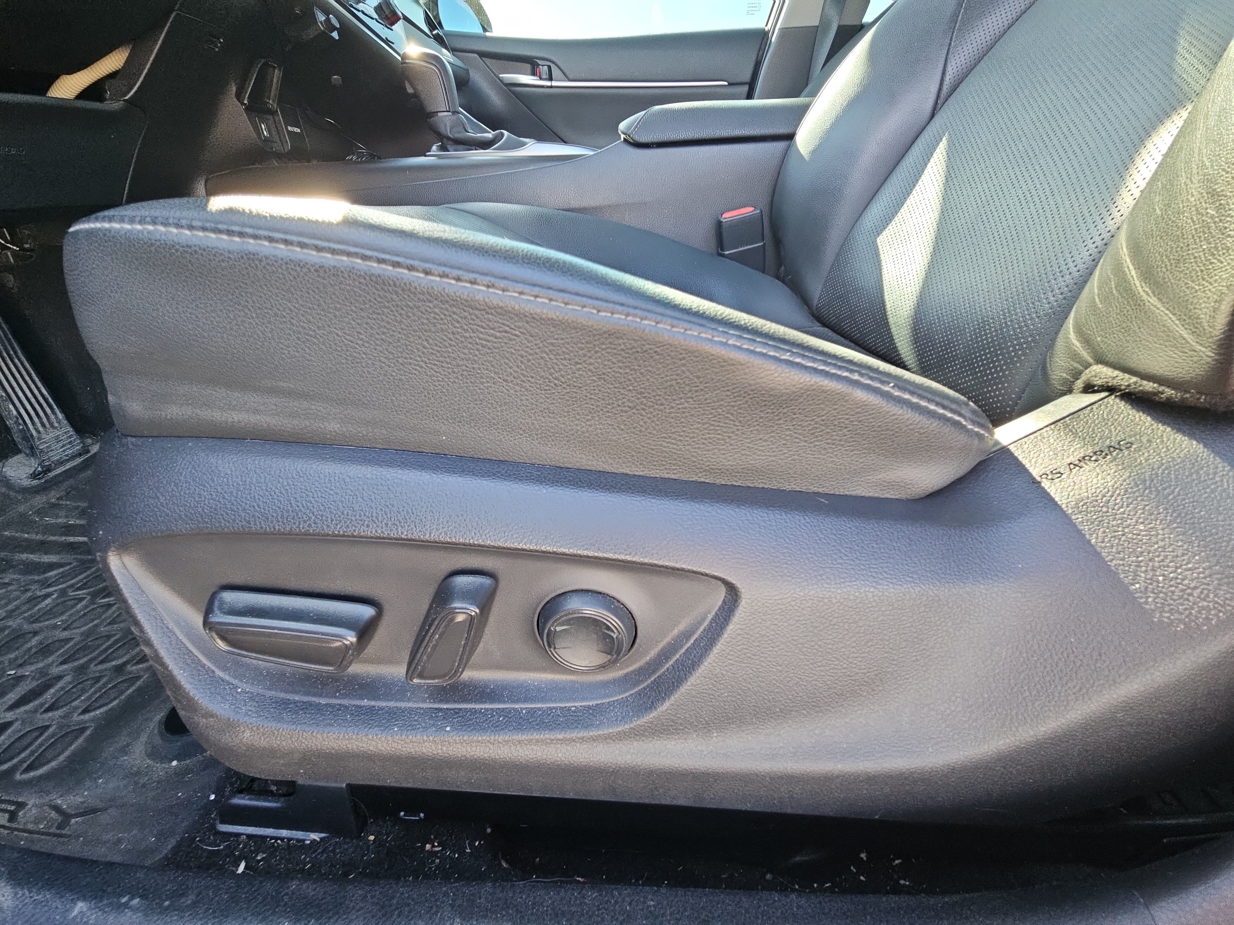 Used 2022 Toyota Camry XSE w/ Navigation Package FWD image 18