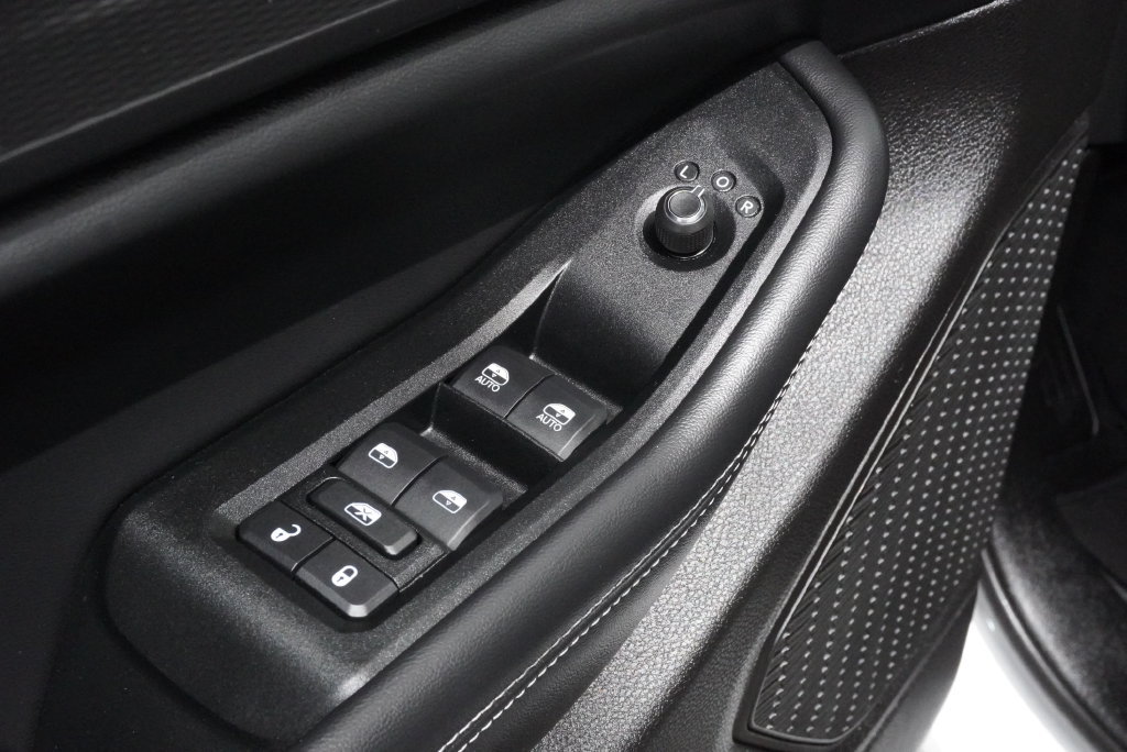 Used 2025 Jeep Grand Cherokee Laredo X AWD/4WD image 27