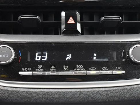 Used 2025 Toyota Corolla LE FWD image 32