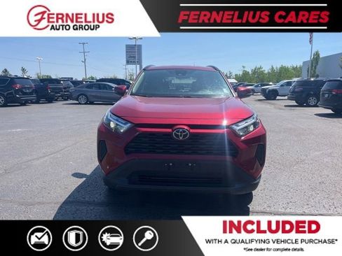 Used 2025 Toyota RAV4 XLE AWD/4WD image 4
