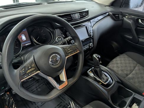 Used 2019 Nissan Rogue Sport SV image 16