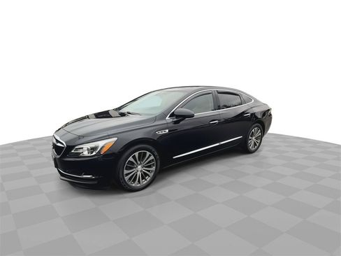 Certified 2019 Buick LaCrosse Essence w/ Sun and Shade Package image 4
