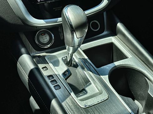 Used 2018 Nissan Murano SV image 22