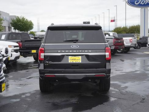 Used 2023 Ford Expedition XLT image 7
