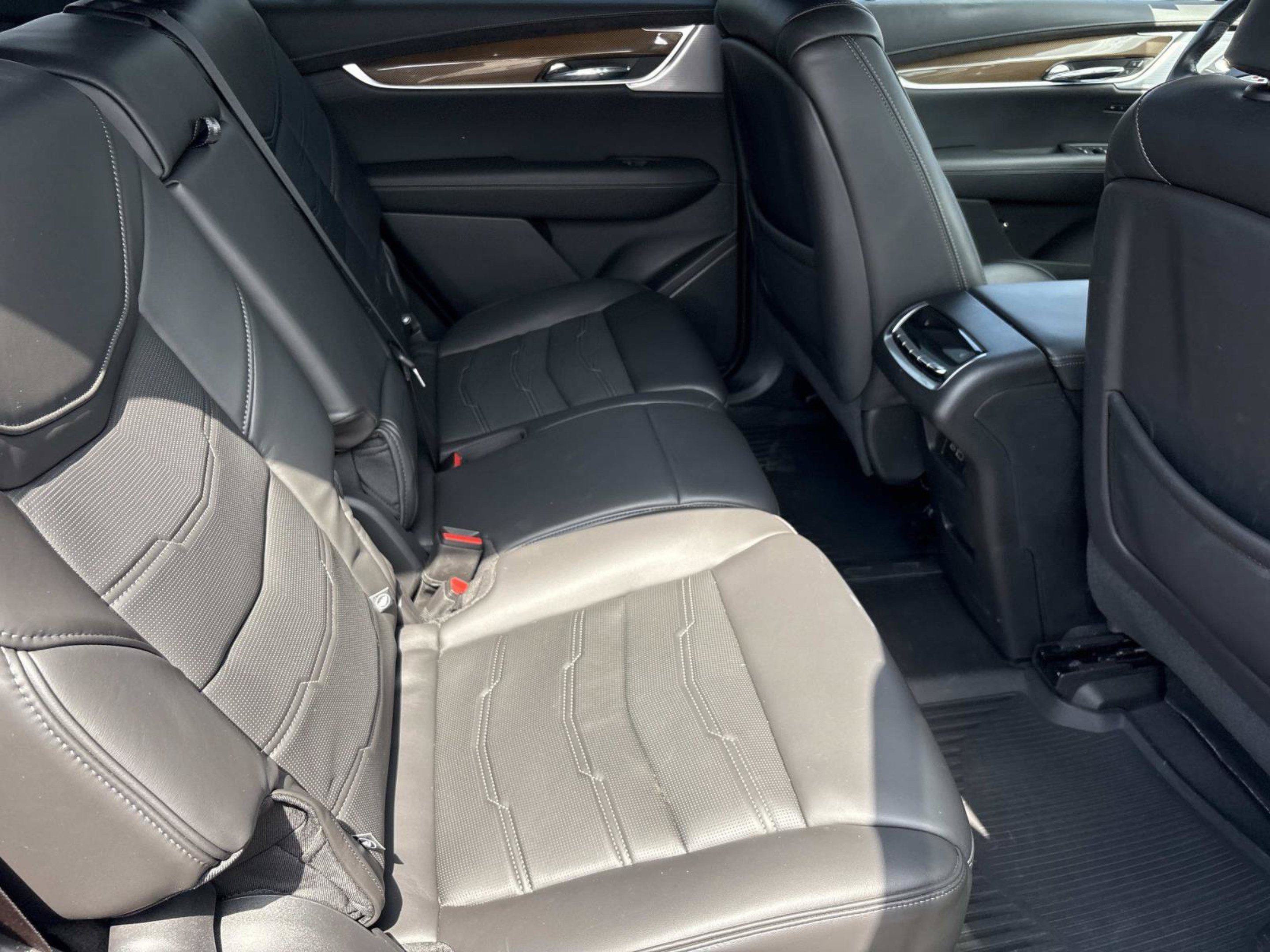 Used 2023 Cadillac XT6 Premium Luxury w/ Platinum Package FWD image 20