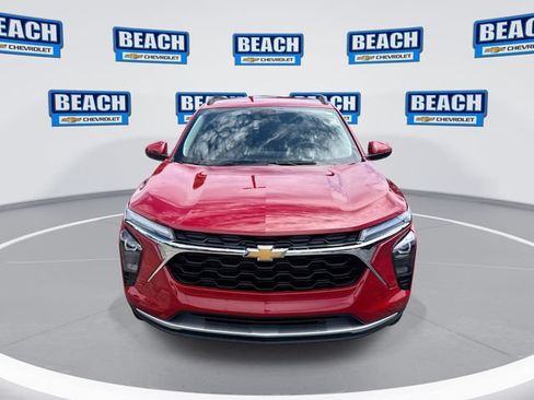 Used 2026 Chevrolet Trax LT w/ Driver Confidence Package FWD image 3