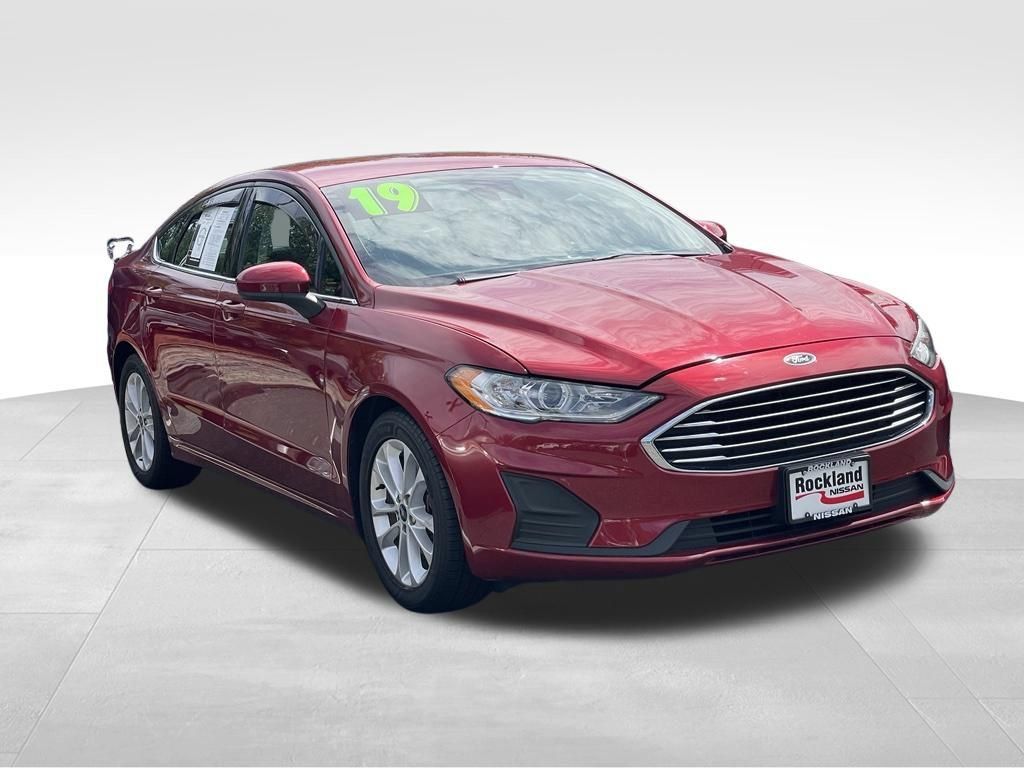 Used 2019 Ford Fusion SE FWD image 3