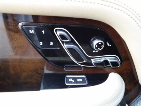 Used 2019 Land Rover Range Rover HSE image 25