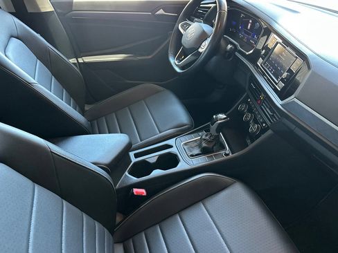 Used 2023 Volkswagen Jetta SE FWD image 16