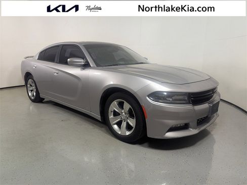 Used 2015 Dodge Charger SXT image 1