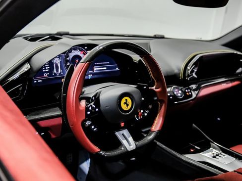 Used 2024 Ferrari Purosangue image 5