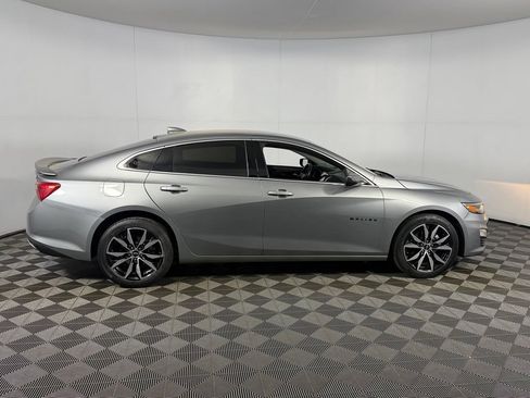 Used 2025 Chevrolet Malibu RS FWD image 4