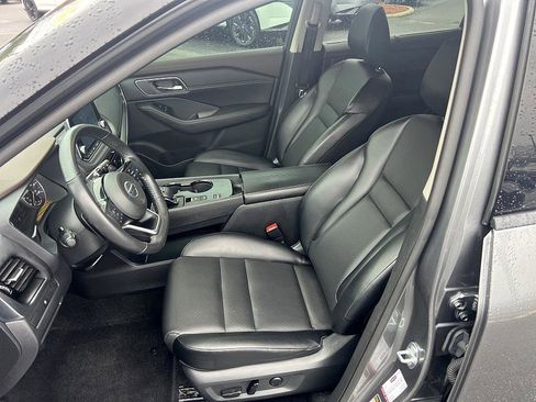 Certified 2021 Nissan Rogue SV w/ Premium Package image 13